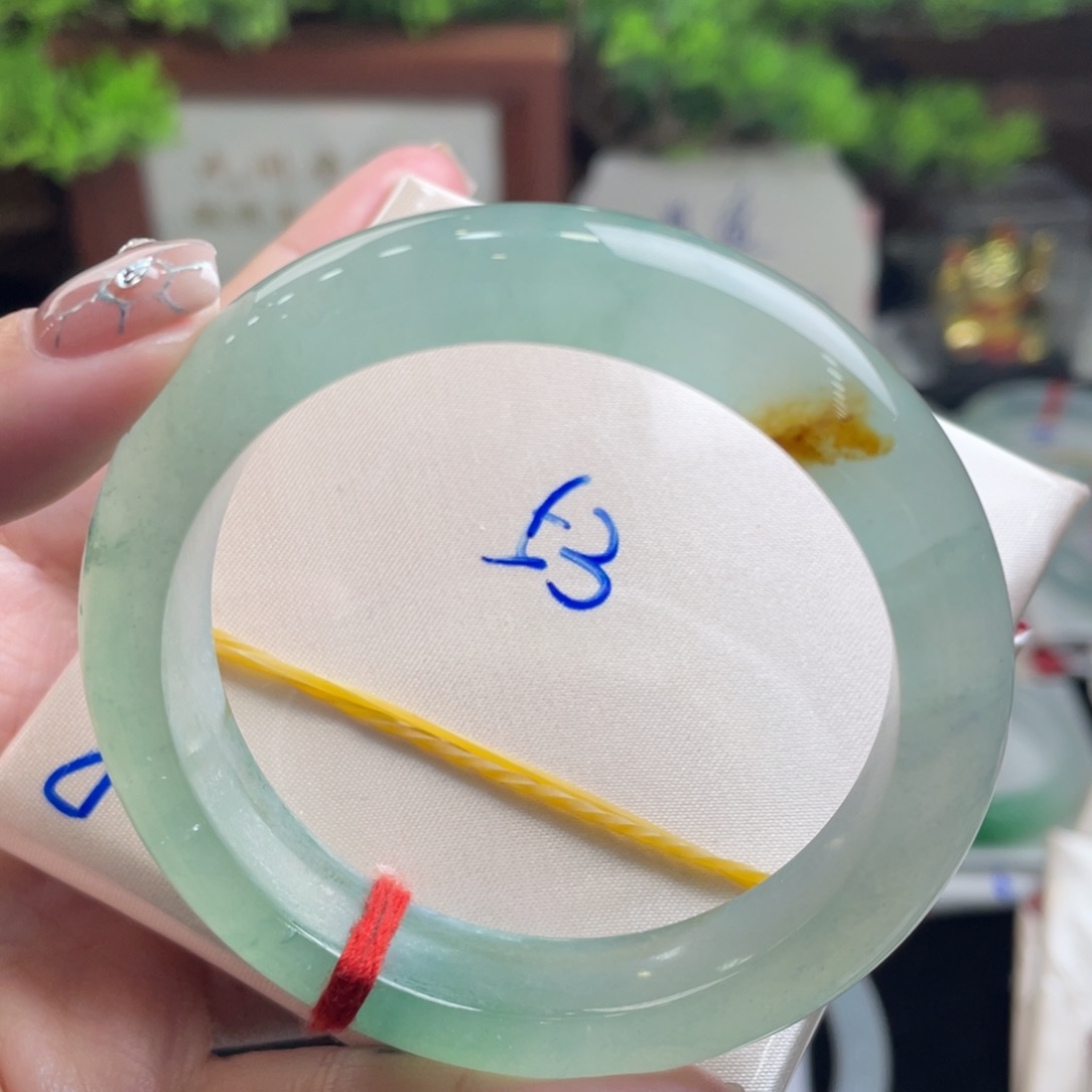 翡翠未镶嵌手镯53.2宝石冰绿 