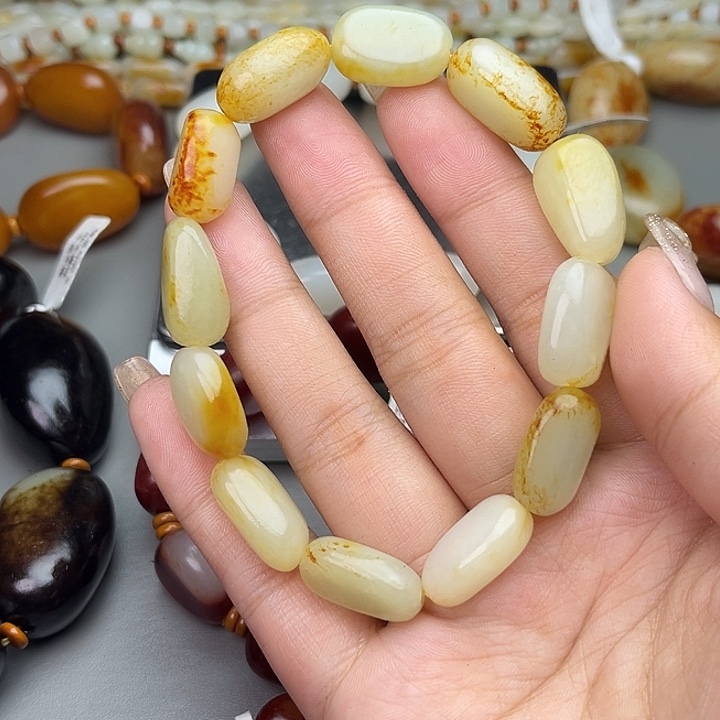 和田玉（糖玉）未镶嵌手链