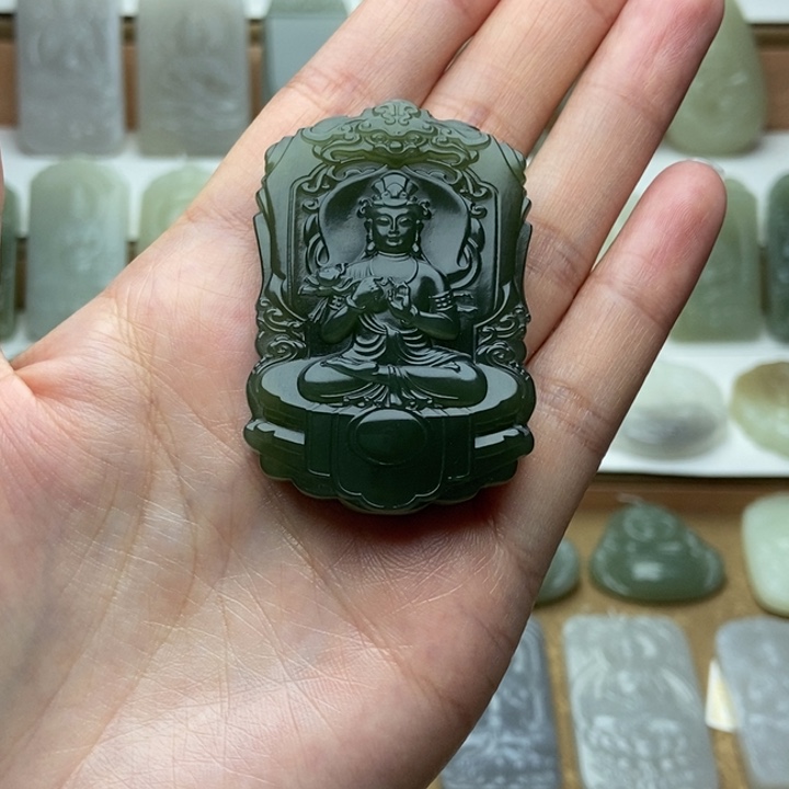 和田玉未镶嵌颈饰