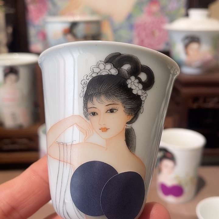 我***哥景德镇陶瓷，手工绘画