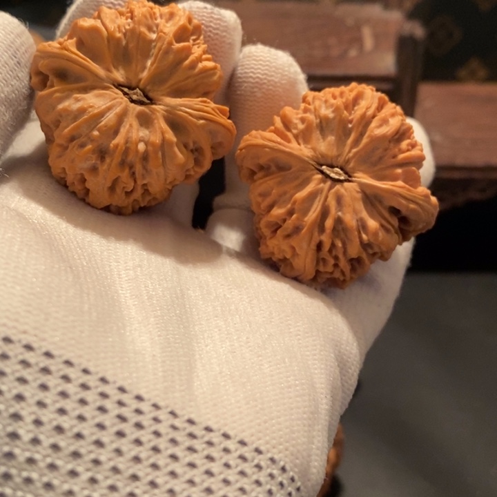 文玩核桃把件d***王南疆石