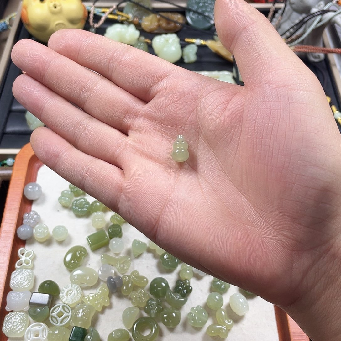 S****和田玉未镶嵌手镯