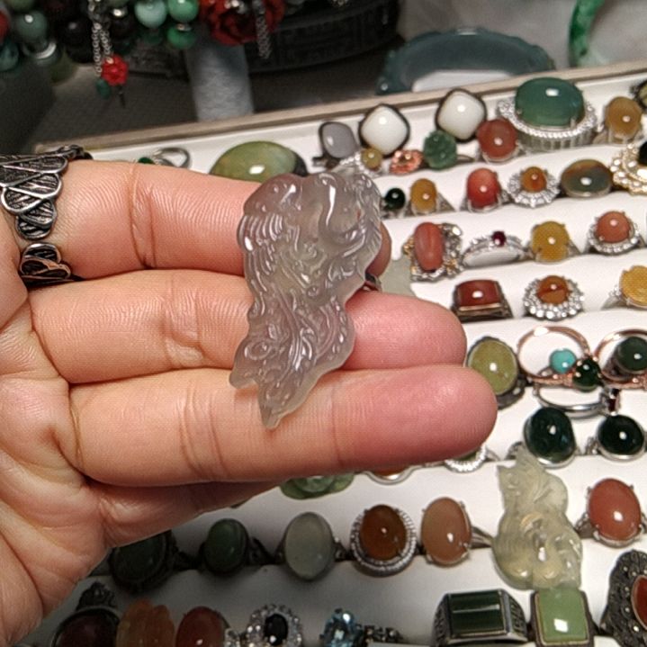 翡翠吊坠(赠链)未镶嵌