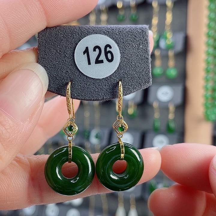 18K金镶嵌和田玉耳饰