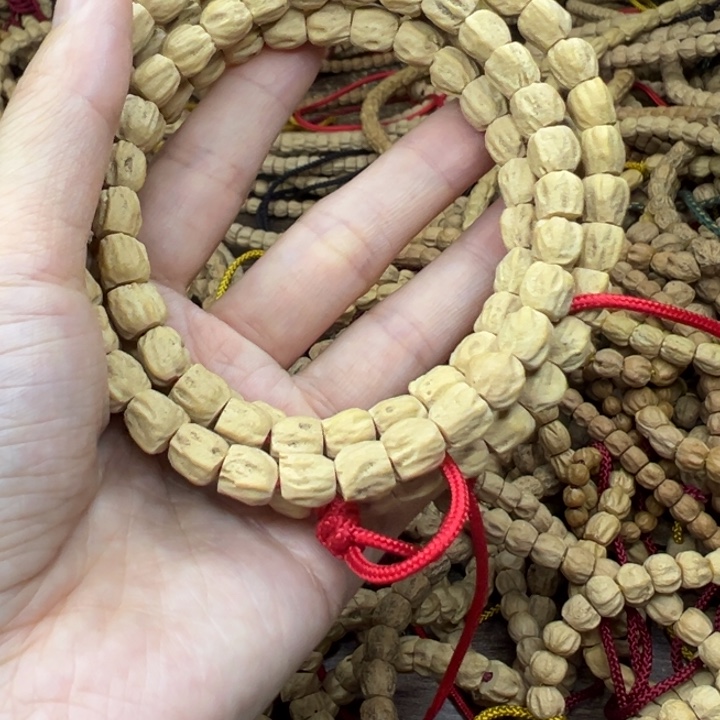 曙***光柏香籽/百香籽吊坠