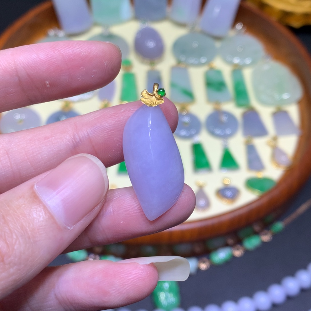 翡翠吊坠(不含链)18K金镶嵌