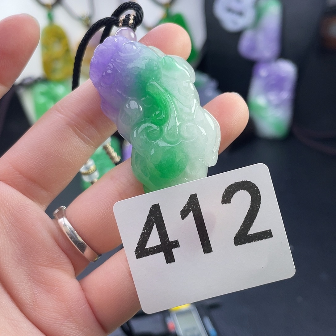 翡翠未镶嵌吊坠(赠链)