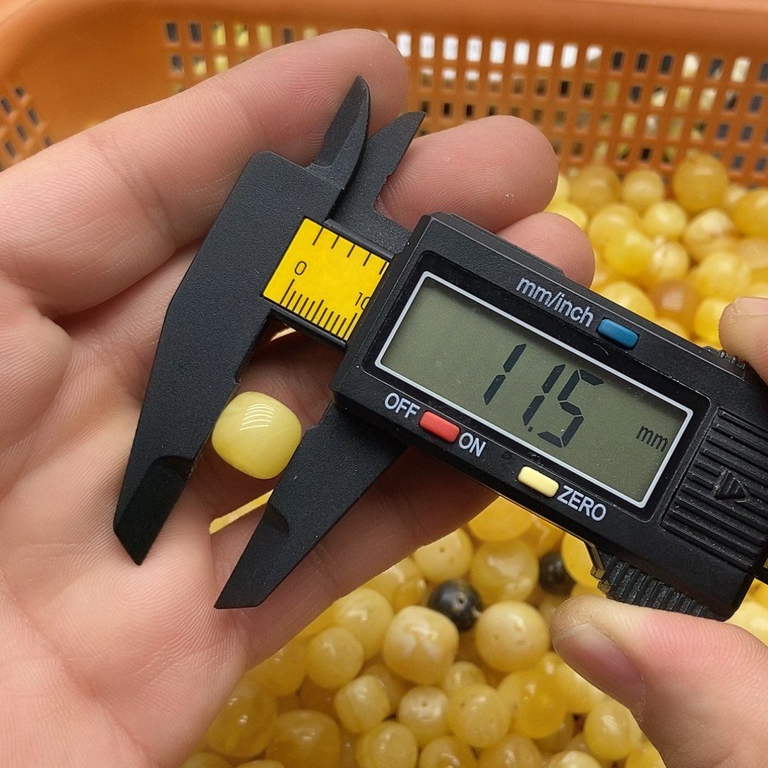 蜜蜡未镶嵌珠宝奇石2408