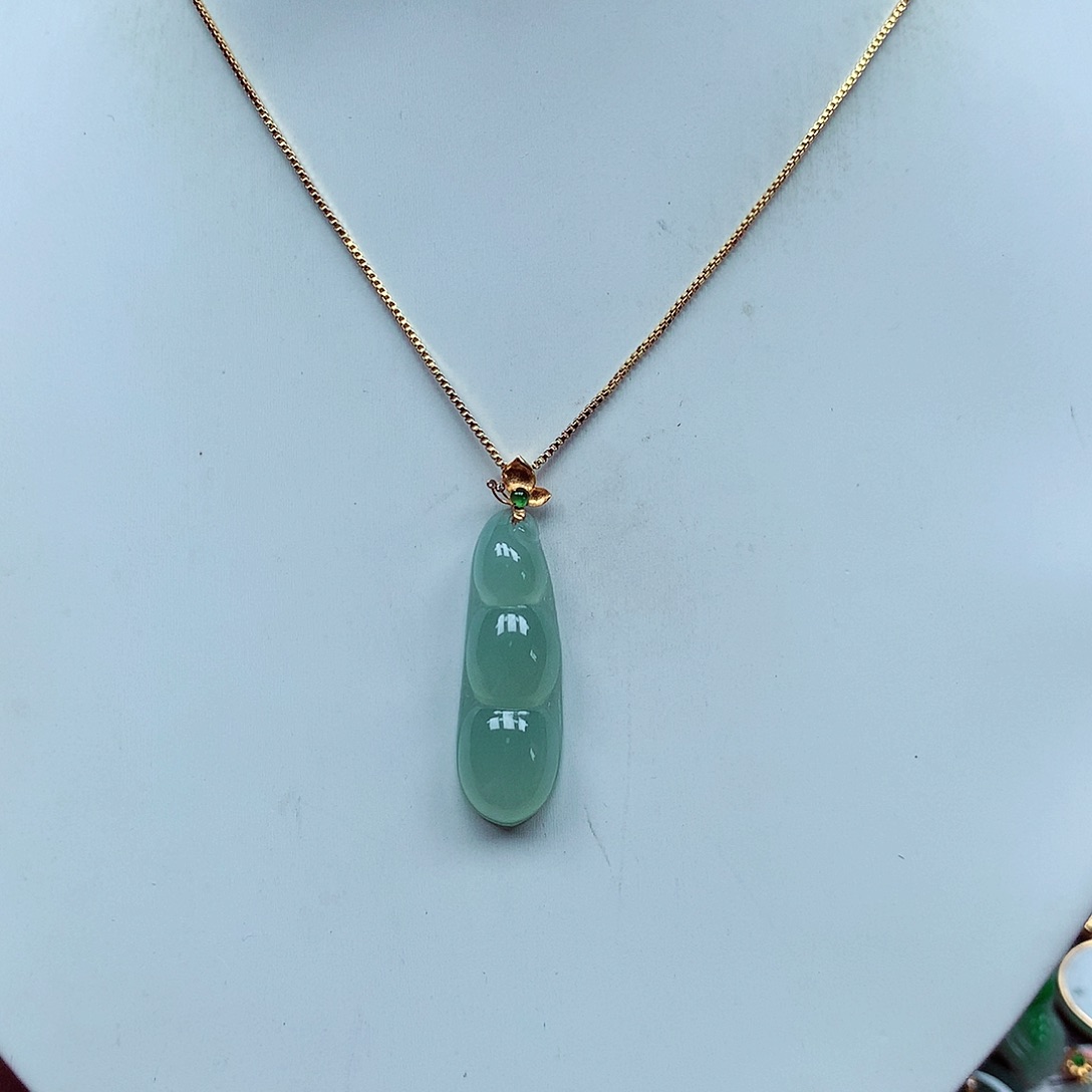 翡翠18K金镶嵌颈饰天然翡翠A货