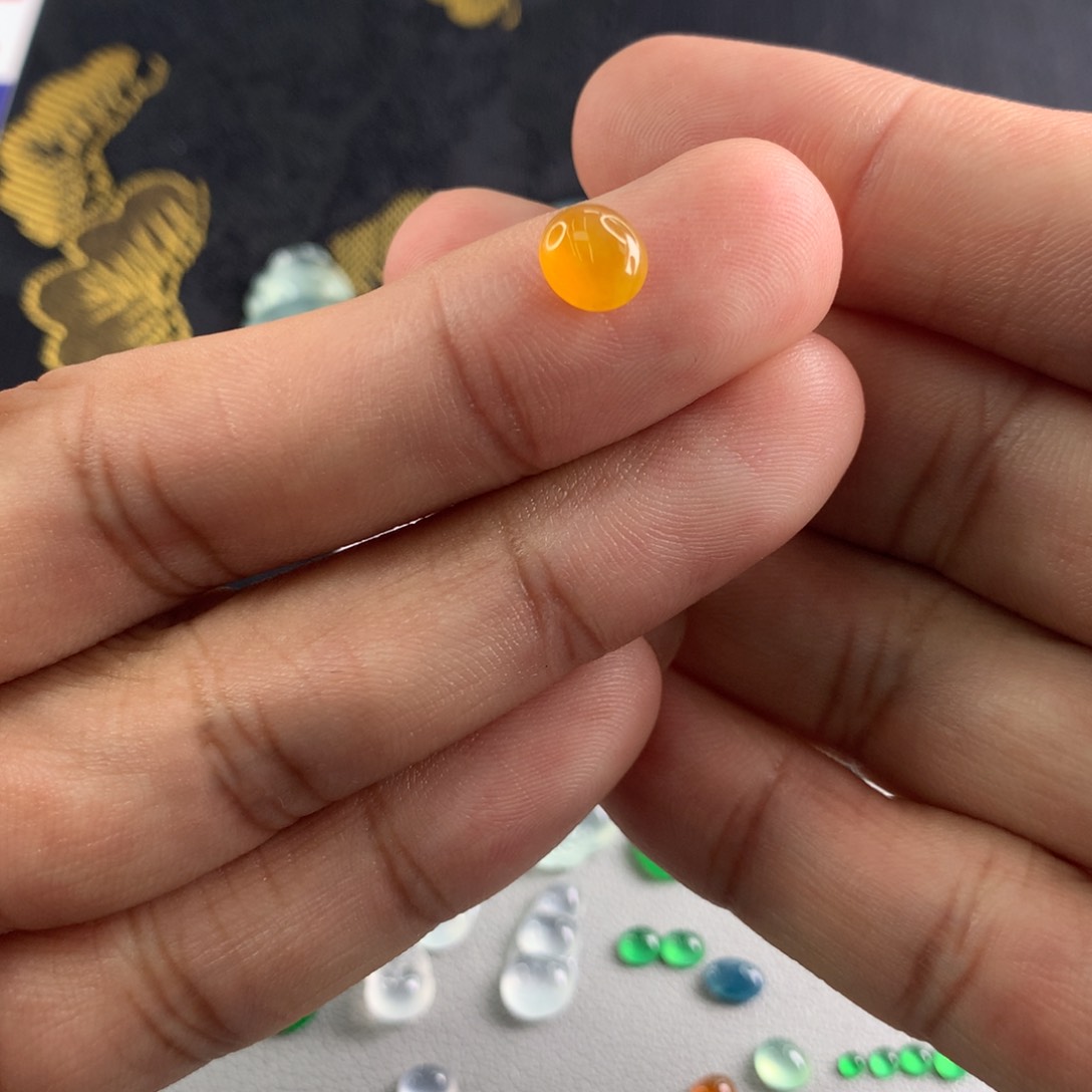 翡翠吊坠(不含链)未镶嵌梵*?