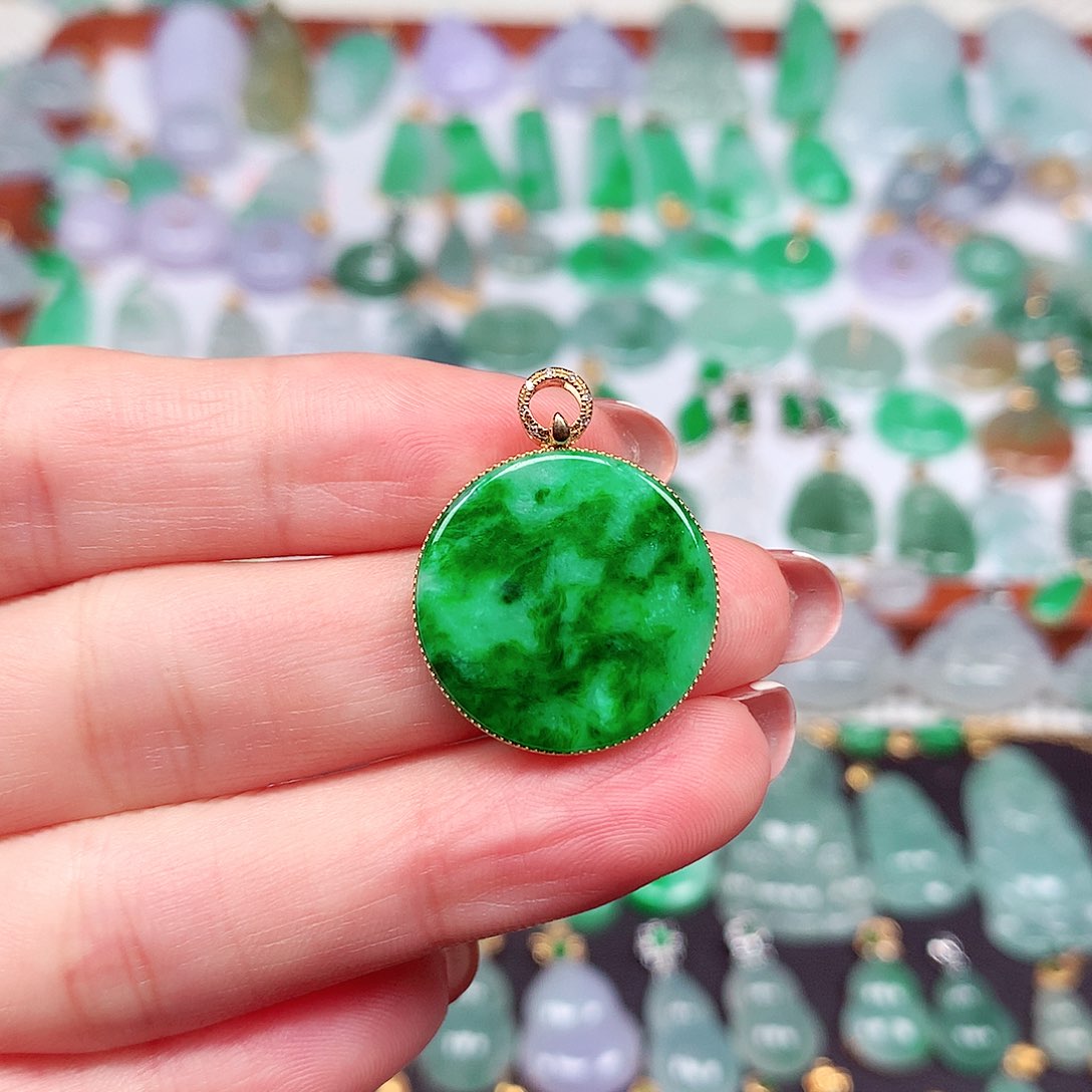 翡翠颈饰18K金镶嵌天然翡翠A货