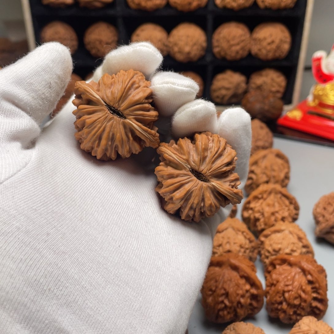 吊坠文玩核桃山地楼