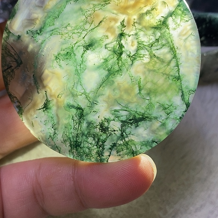 伟***玛瑙/玉髓颈饰未镶嵌