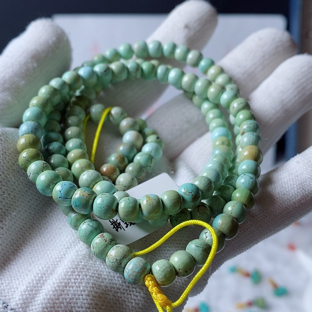 绿松石颈饰未镶嵌