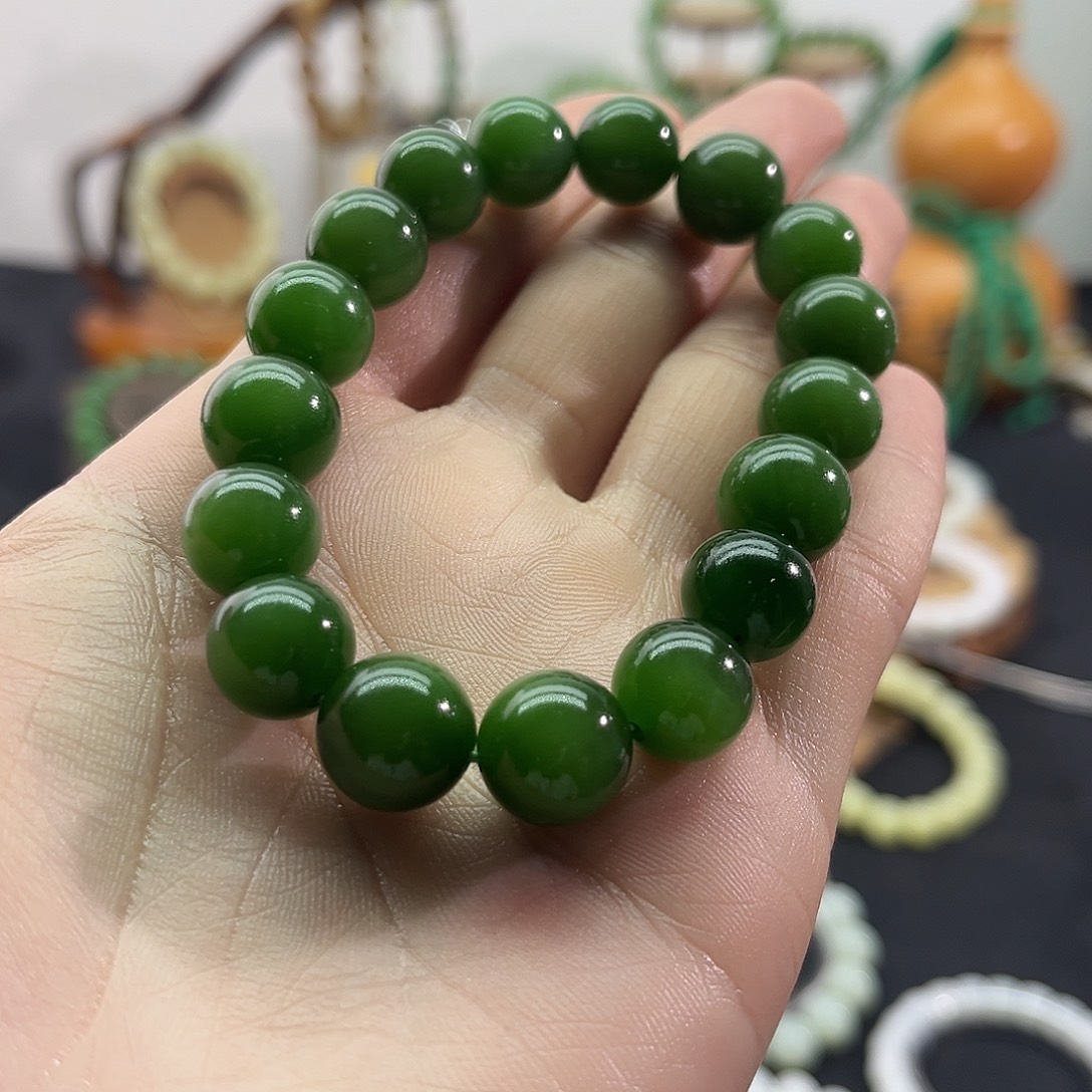 和田玉未镶嵌颈饰俄碧-阳绿手串-12mm