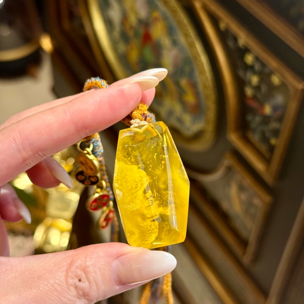 天然琥珀蜜蜡吊坠男女同款切面无事牌（多样性发）