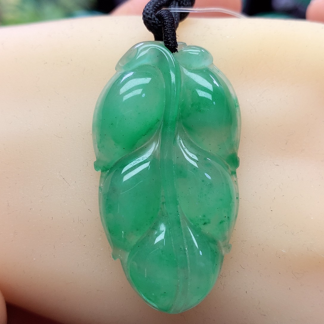 石英质玉颈饰未镶嵌