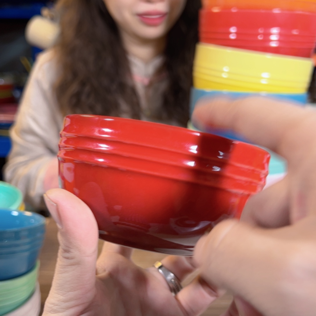 陶瓷轻虹红色米饭碗