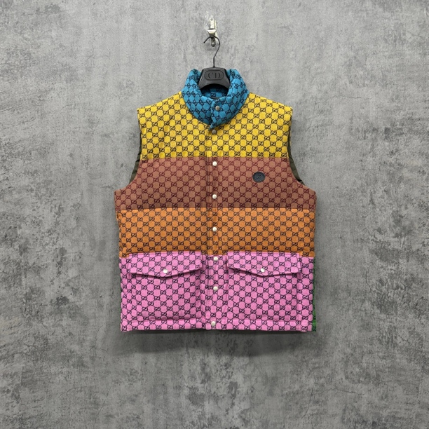 未使用 GUCCI/古驰 满Logo皮标刺绣羽绒马甲背心/W0879/52码