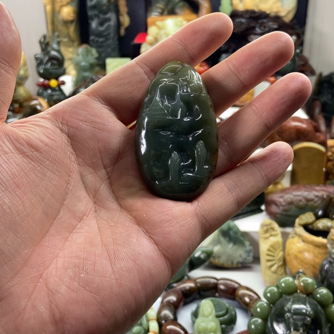 祇***娜岫岩河磨玉（透闪石质玉）未镶嵌挂件