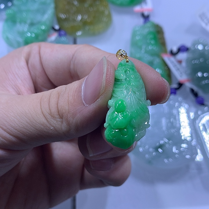 翡翠18K金镶嵌颈饰天然翡翠A货吊坠