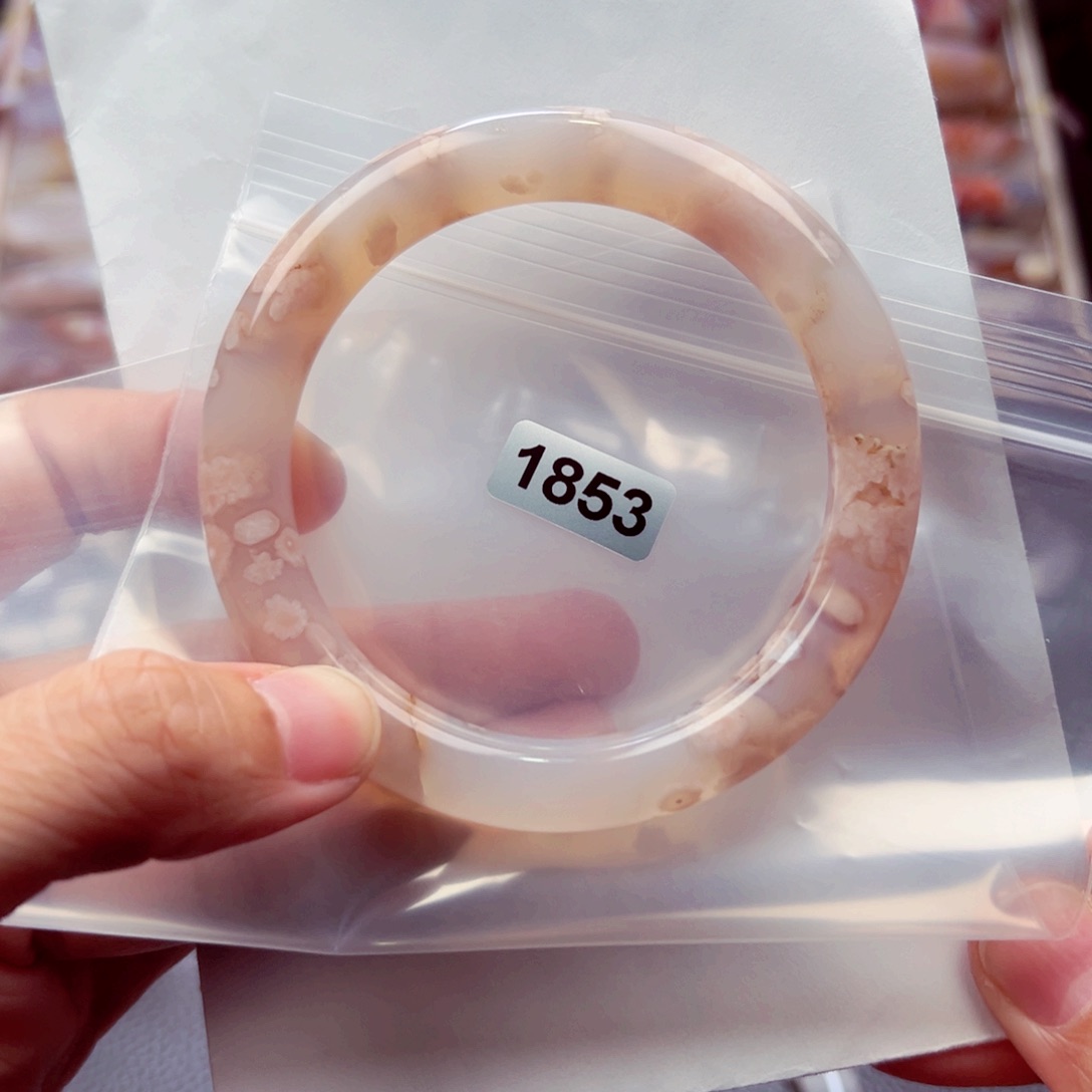 未镶嵌手镯玛瑙/玉髓a****h