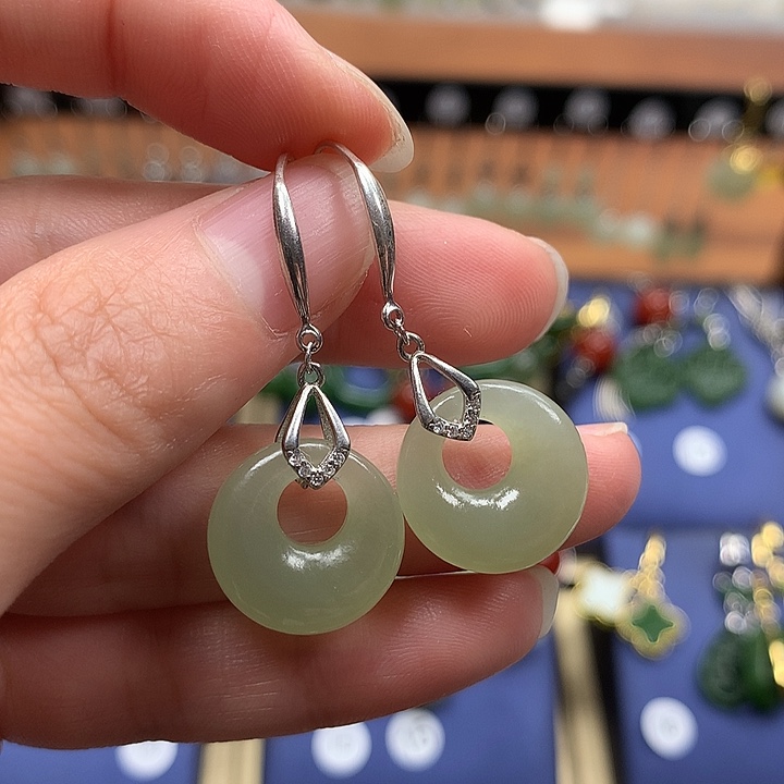 和田玉银S925镶嵌耳饰平安扣15.7左右冰晴水