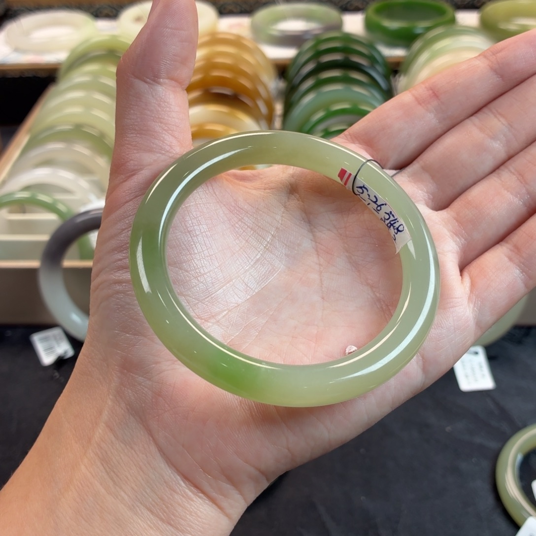 和田玉未镶嵌手镯-冰晴底翠美人条8