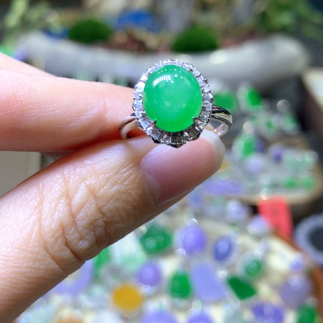 【闪购商品】翡翠颈饰18K金镶嵌翡翠吊坠项链