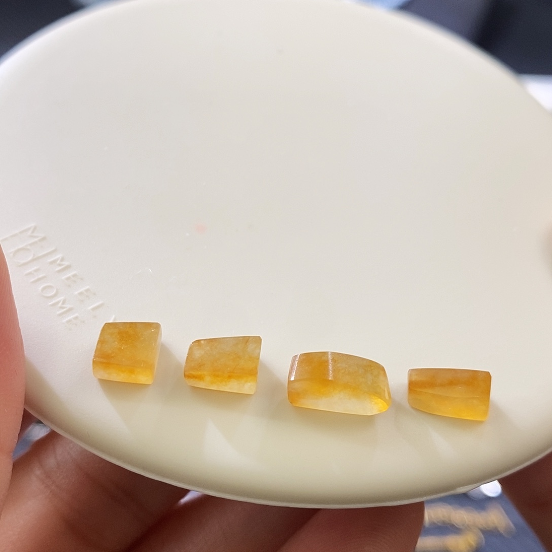 翡翠挂件未镶嵌一手随行