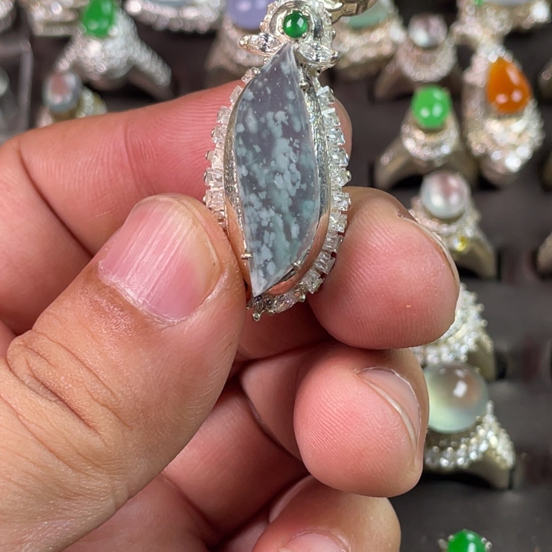 未镶嵌定制翡翠牌子