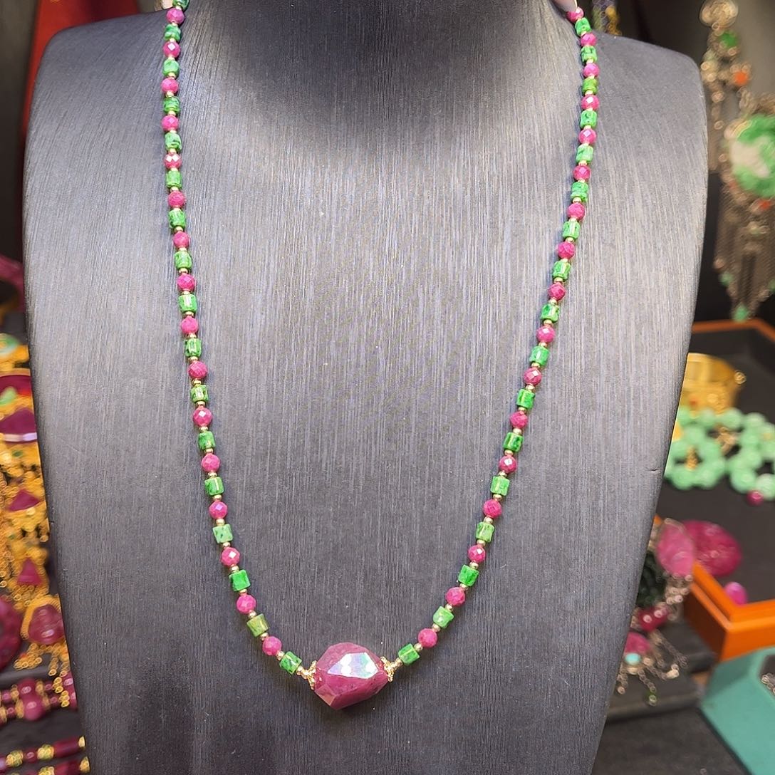 未镶嵌红宝石颈饰