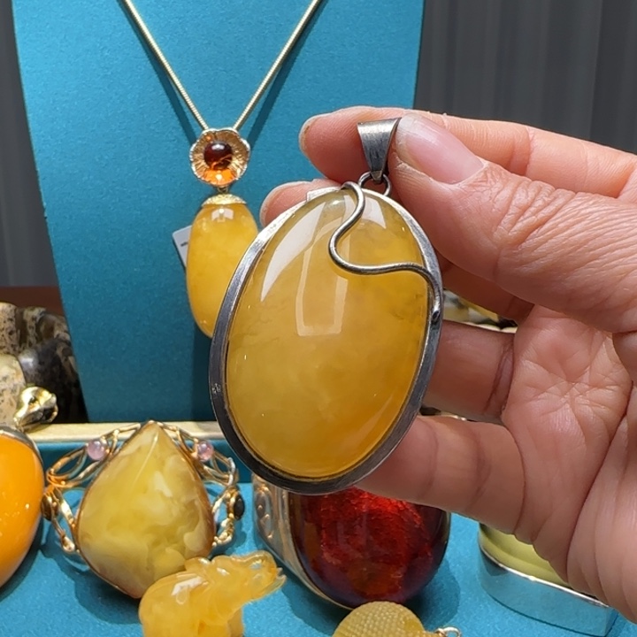 琥珀未镶嵌颈饰波兰设计款琥珀蜜蜡