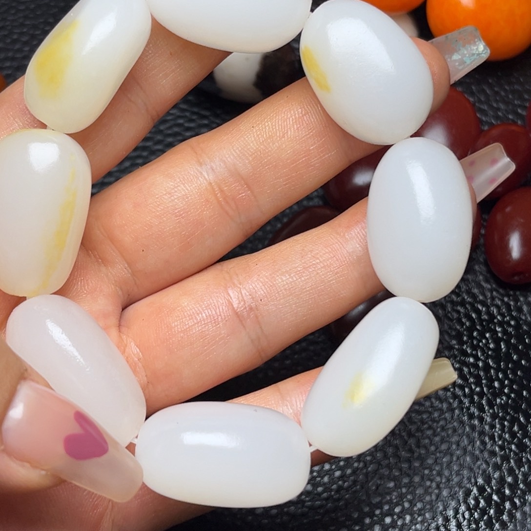 和田玉未镶嵌珠宝奇石