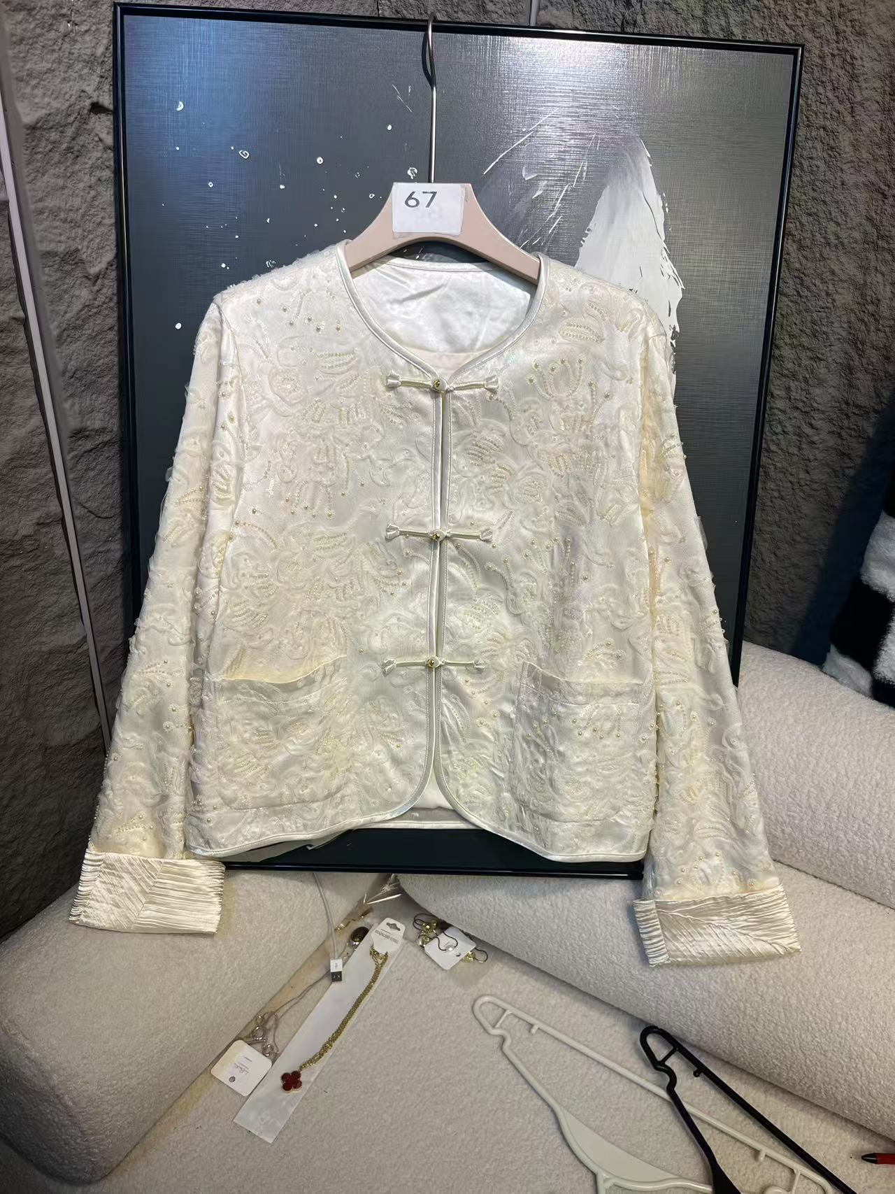春秋中式国风高密刺绣外套女气质减龄垂直优雅上衣6083