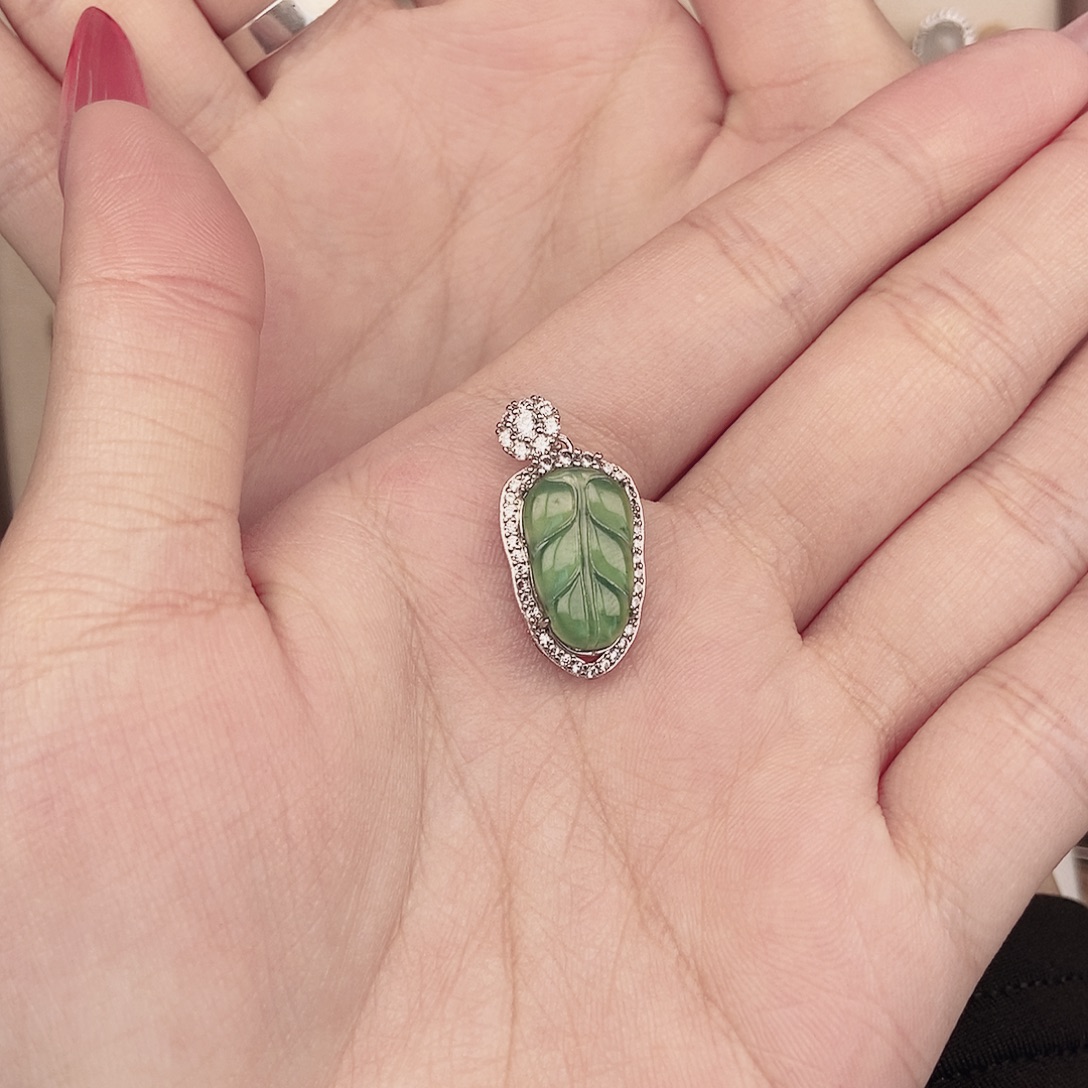 翡翠未镶嵌颈饰19