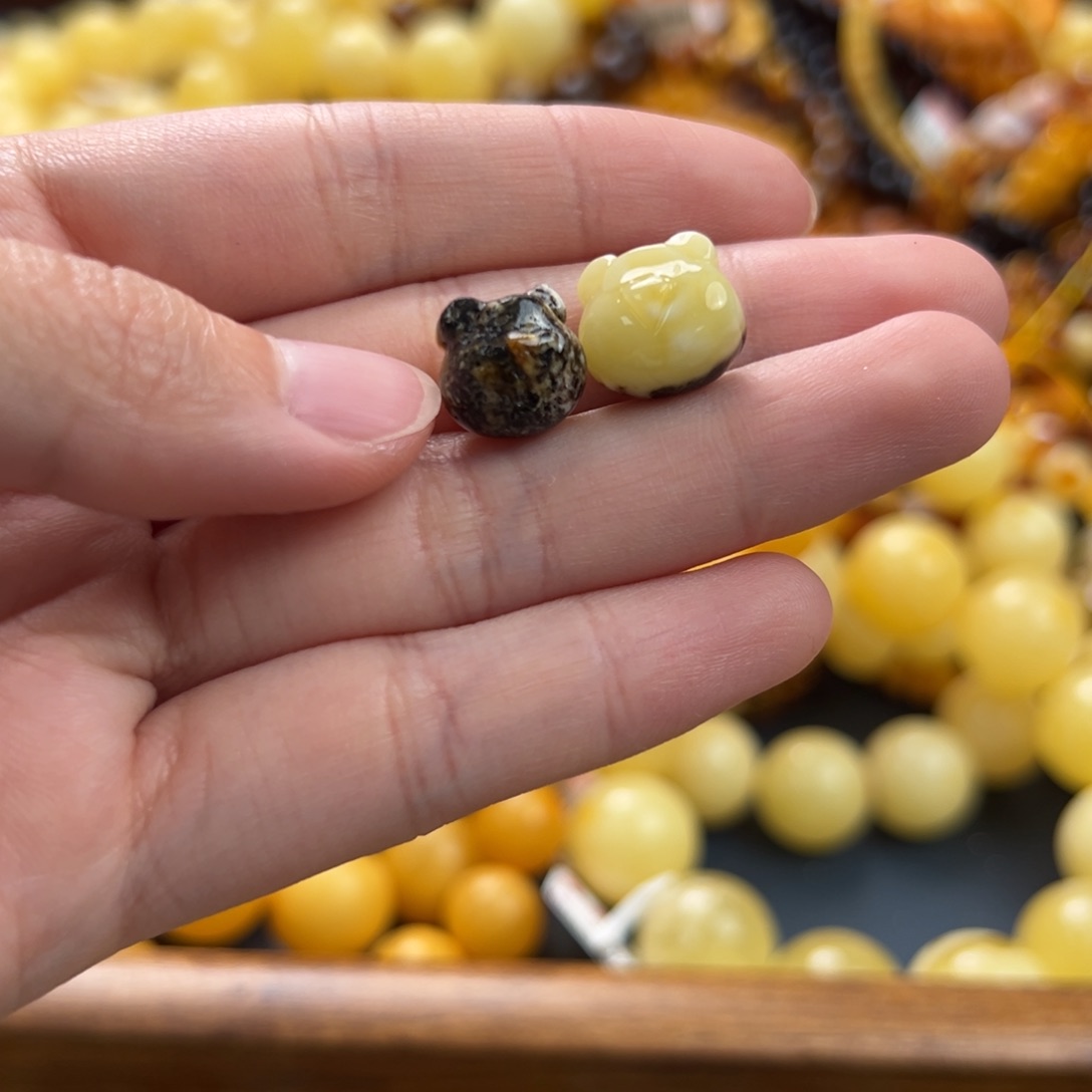 未镶嵌琥珀珠宝奇石