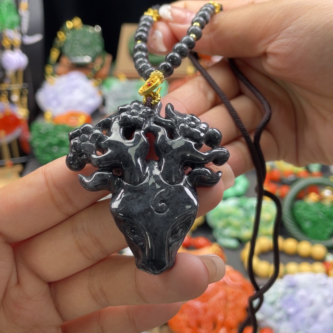 翡翠颈饰未镶嵌代编织