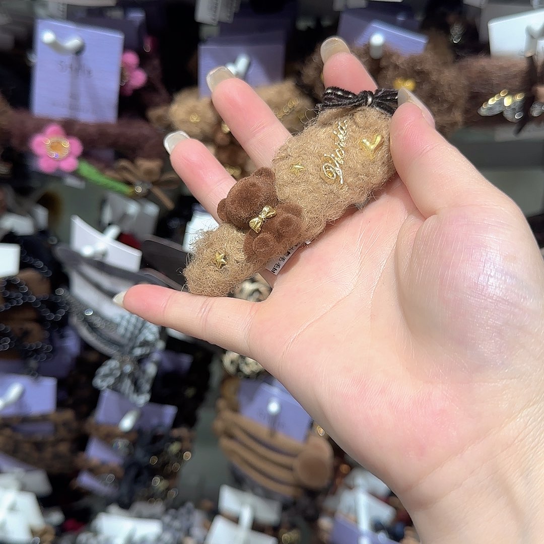 皮质非金属泡菜小熊