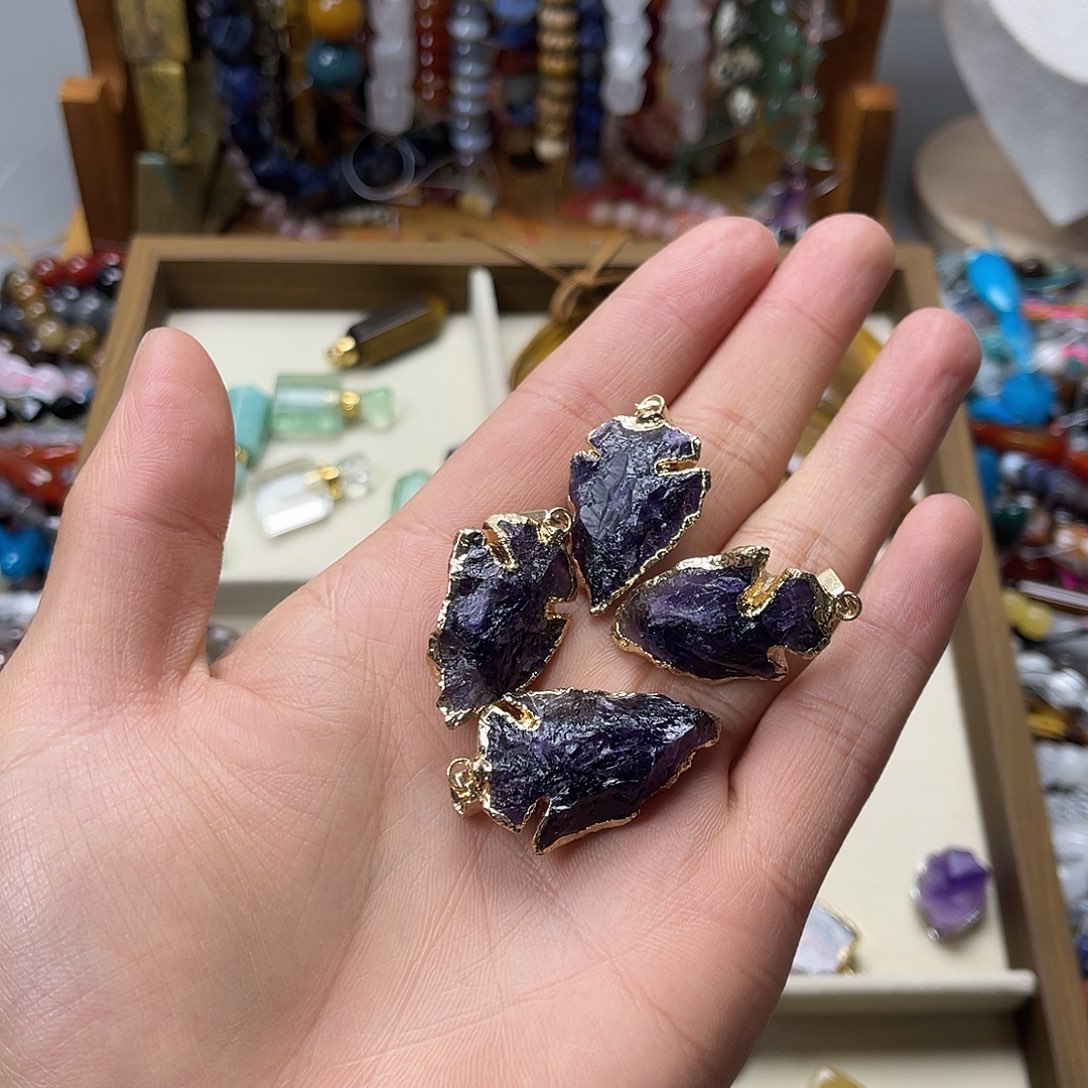 玛瑙/玉髓未镶嵌珠宝半成品紫水水原石吊坠一个