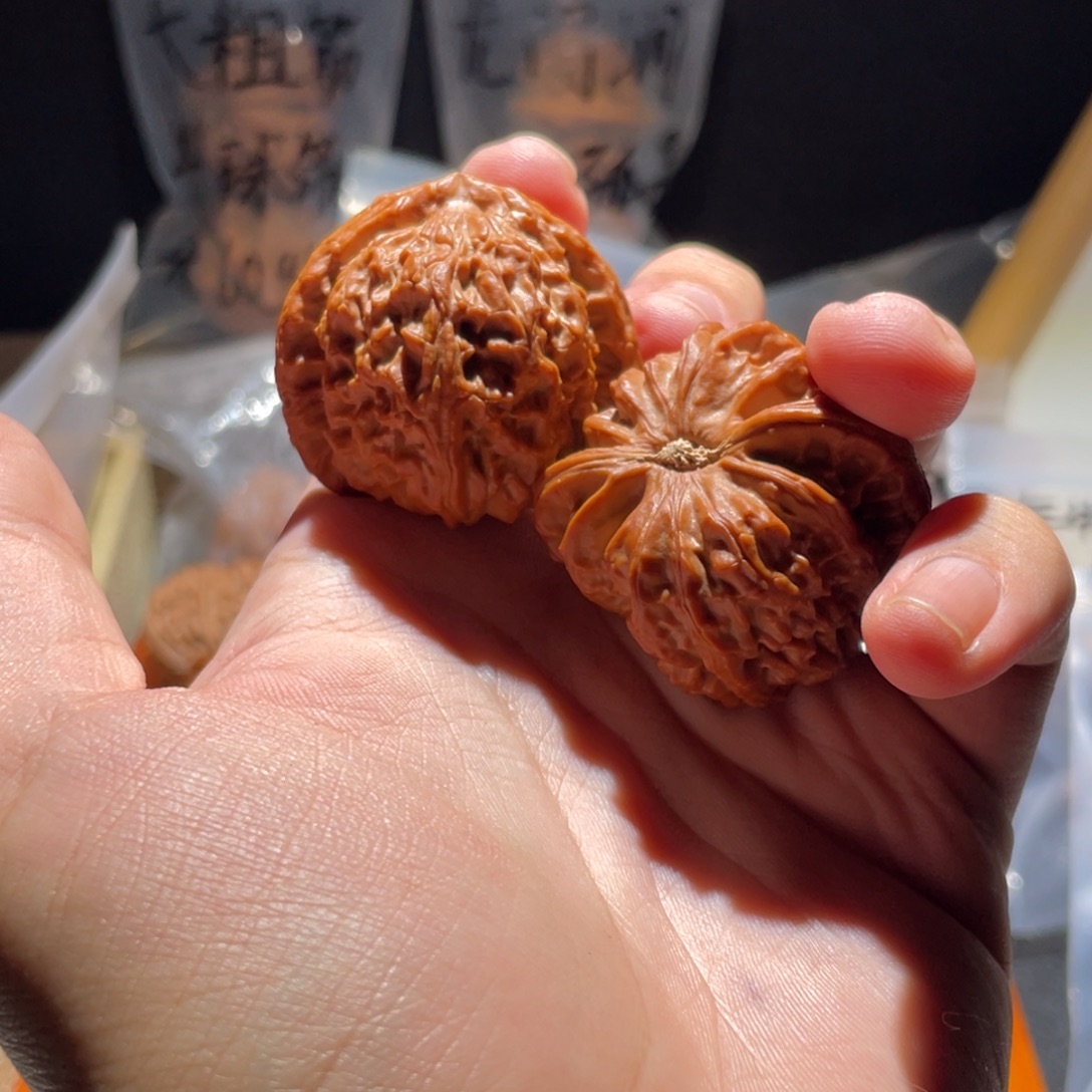 W***_文玩核桃把件40 全品三角白