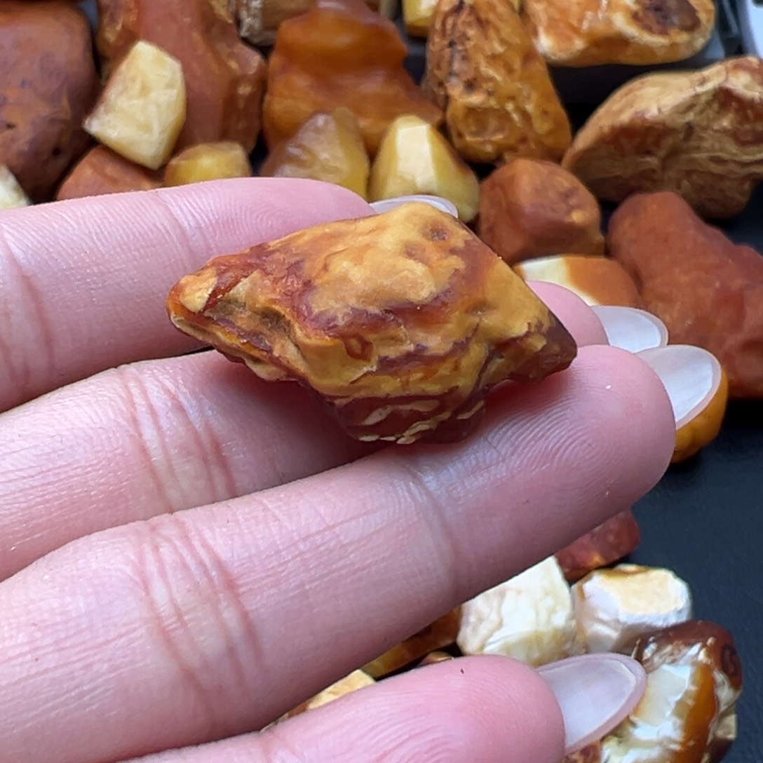 动***总定制琥珀未镶嵌蜜蜡