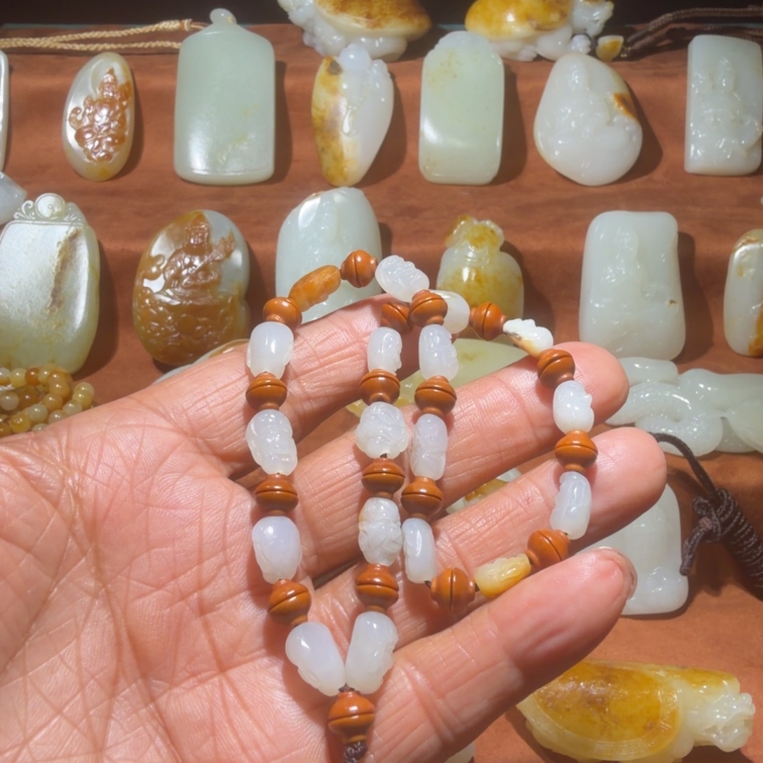 和田玉未镶嵌颈饰