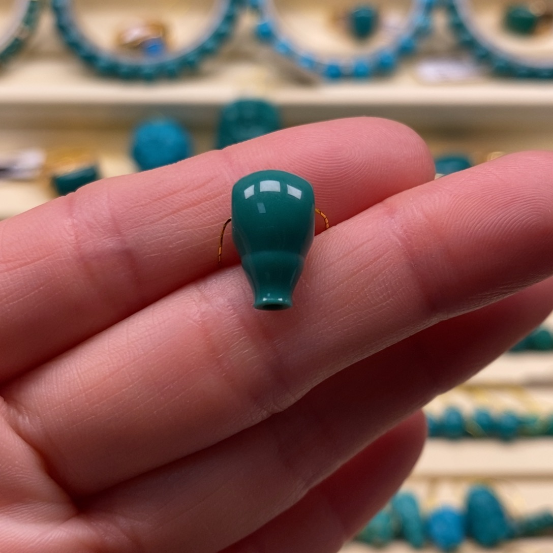 绿松石珠宝奇石未镶嵌直径8.4×8.6三通