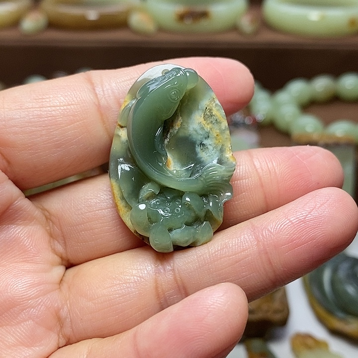 岫岩河磨玉（透闪石质玉）未镶嵌颈饰