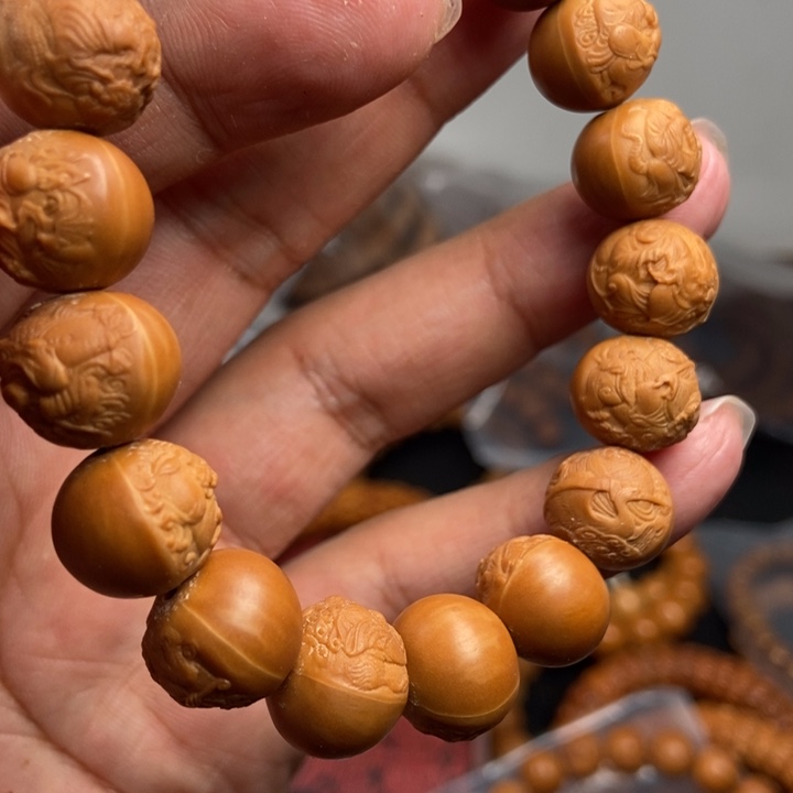 猴头核桃吊坠文玩手串