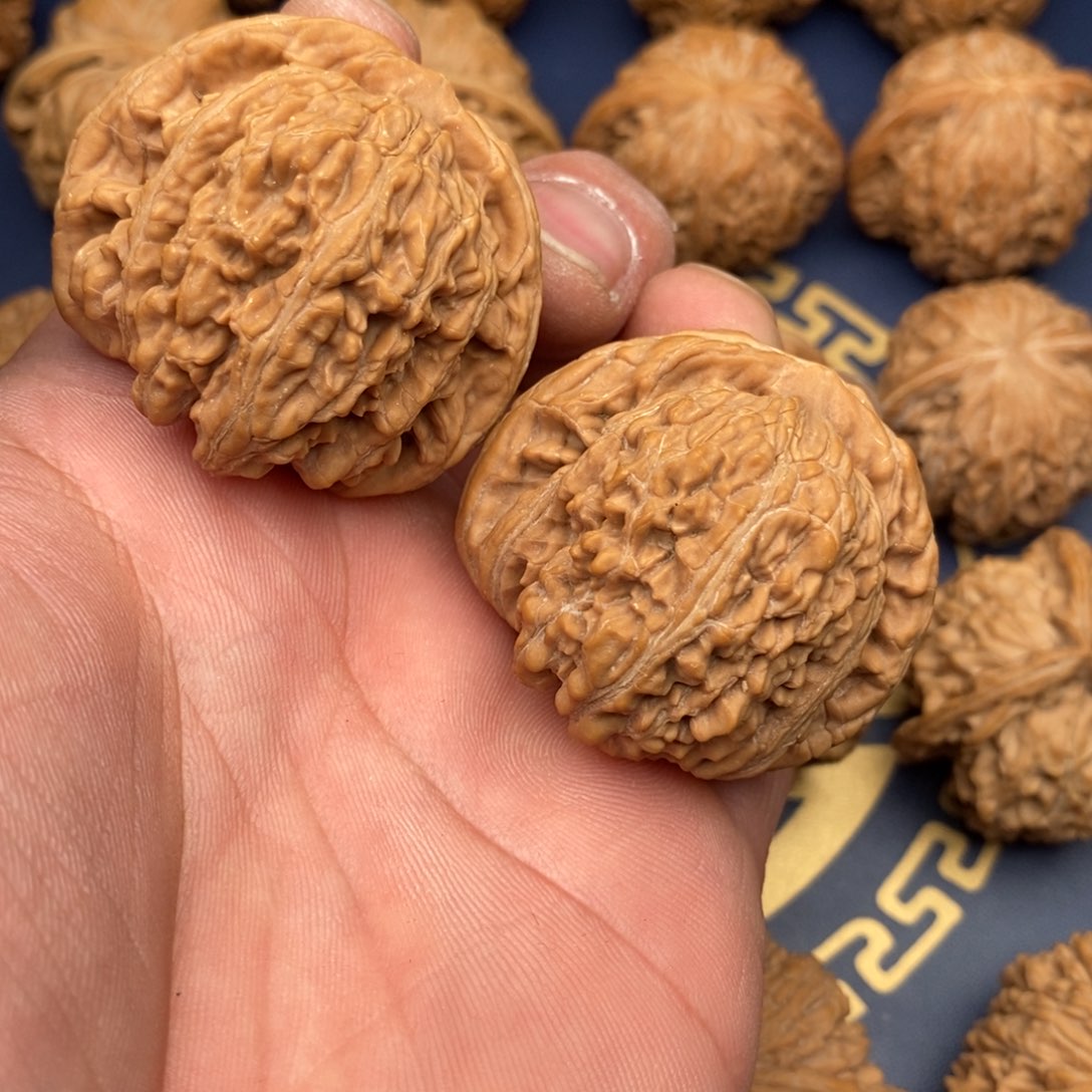 文玩核桃把件44四座楼