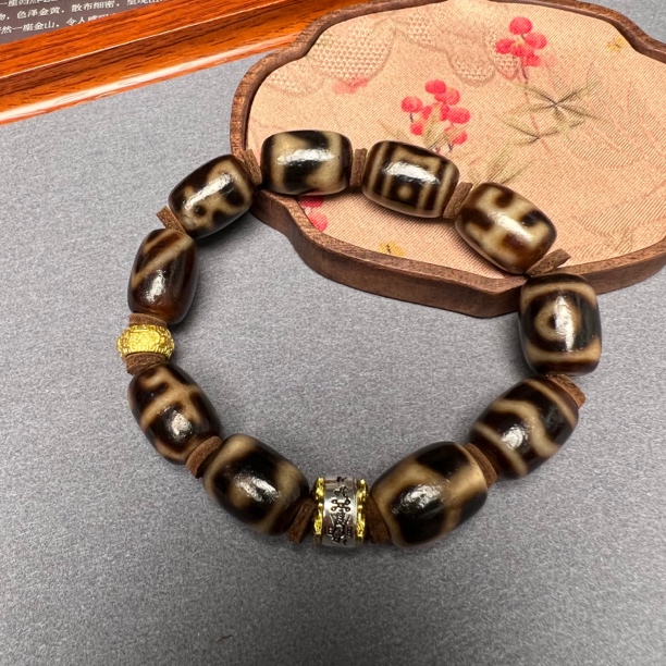 【艺心珠宝】玛瑙黑金多宝手串T09091