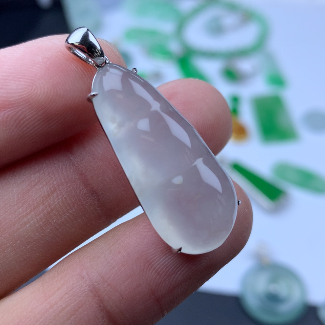 翡翠颈饰未镶嵌翡翠