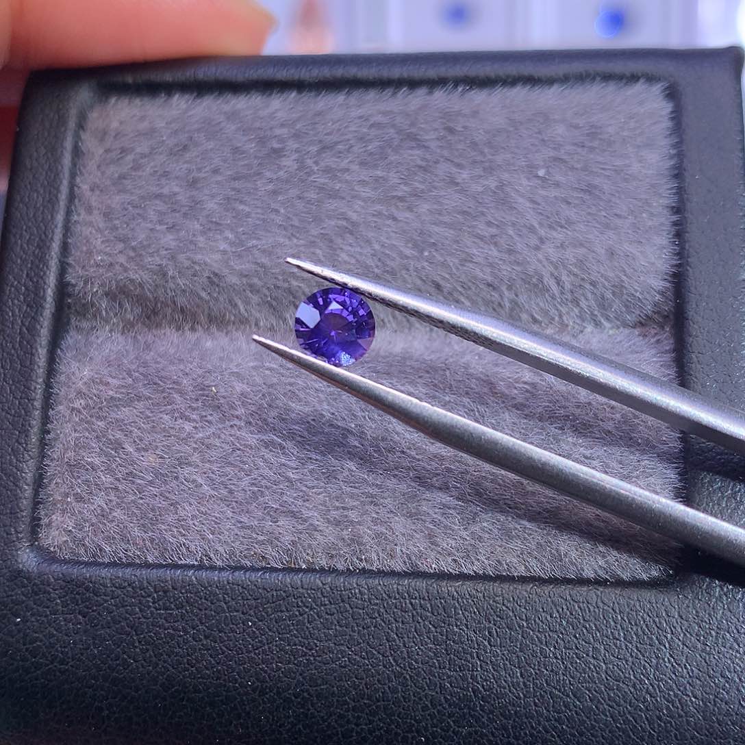 彩色蓝宝石裸石未镶嵌0.69ct